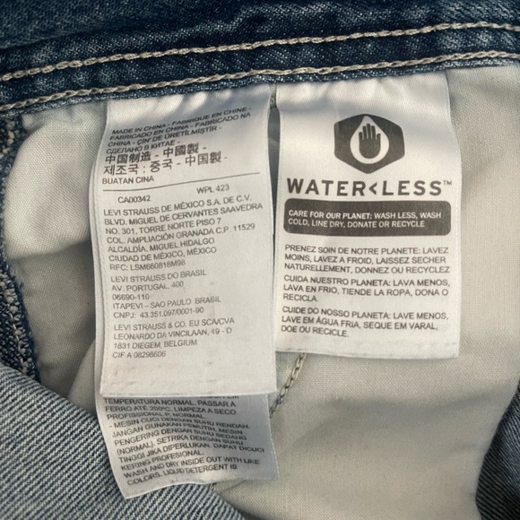 EUC Women’s Levi’s Premium Carpenter Boy Jeans - Picture 8 of 10